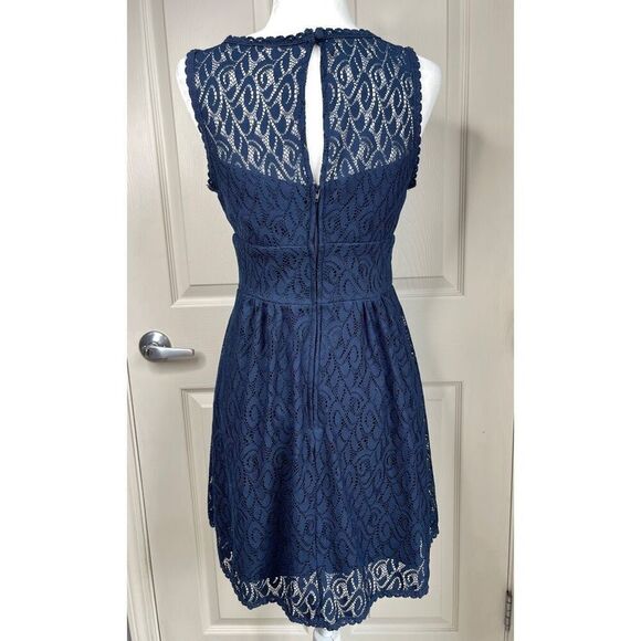 B. Darlin Lace Sleeveless Cocktail Party Dress (Navy) - 9/10 - Picture 3 of 9